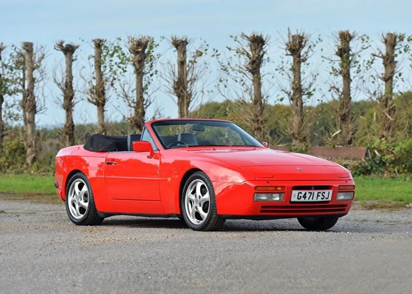 Porsche đã sản xuất Porsche 944 từ năm 1982 đến năm 1991 dưới dạng coupe hoặc mui trần. Ảnh: Hotcars. Porsche đã sản xuất Porsche 944 từ năm 1982 đến năm 1991 dưới dạng coupe hoặc mui trần. Ảnh: Hotcars.