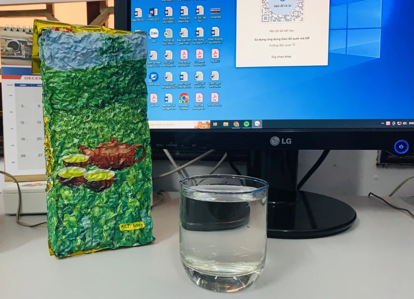 Phụ nữ nên uống khoảng từ 1,5-2,2 lít nước mỗi ngày và đối với nam giới là 2-3 lít. Ảnh: PHƯƠNG LÊ. Phụ nữ nên uống khoảng từ 1,5-2,2 lít nước mỗi ngày và đối với nam giới là 2-3 lít. Ảnh: PHƯƠNG LÊ.