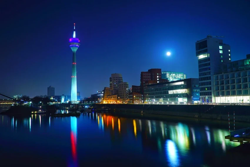Một góc của thành phố Berlin Đức về đêm. Ảnh: Thetravel. Một góc của thành phố Berlin Đức về đêm. Ảnh: Thetravel.