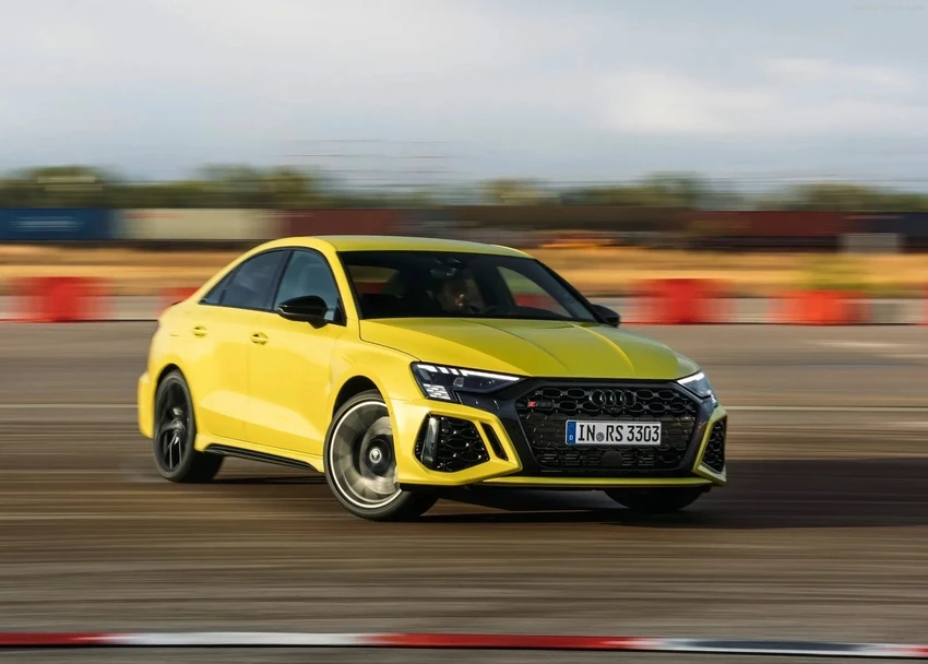 Audi RS3 được trang bị động cơ 5 xi-lanh tăng áp. Ảnh: Hotcars. Audi RS3 được trang bị động cơ 5 xi-lanh tăng áp. Ảnh: Hotcars.