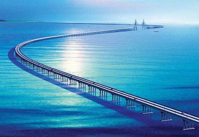 Cầu Đan Dương-Côn sơn, Trung Quốc dài 165 km. Ảnh: Thetravel.