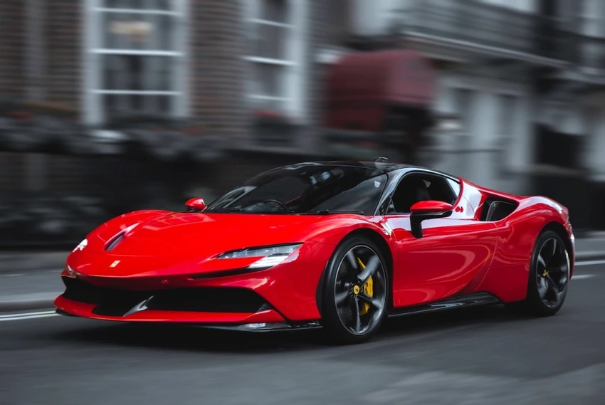 Ferrari SF90 Stradale là một trong những chiếc xe hybrid mạnh mẽ nhất mà bạn có thể mua. Ảnh: Motorbiscuit. Ferrari SF90 Stradale là một trong những chiếc xe hybrid mạnh mẽ nhất mà bạn có thể mua. Ảnh: Motorbiscuit.