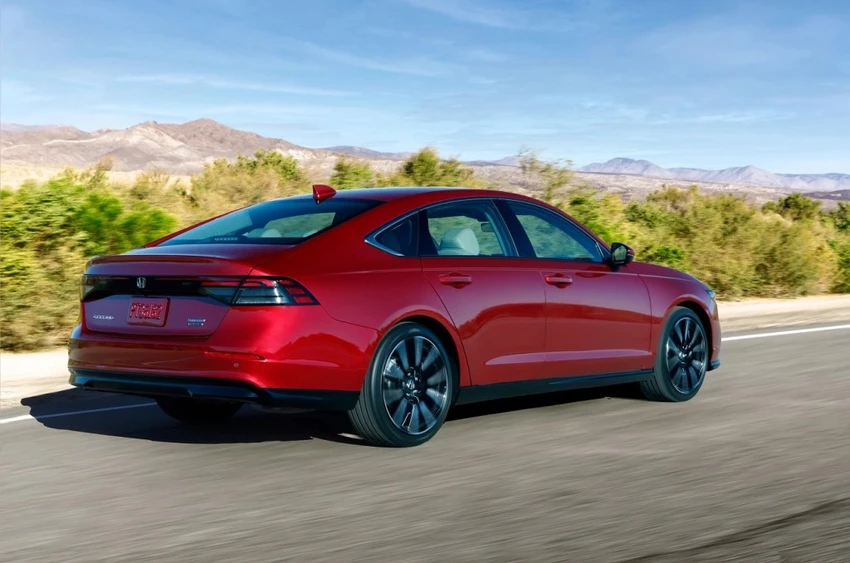 Honda Accord 2022 có giá khởi điểm khoảng 27.615 USD. Ảnh: Motorbiscuit. Honda Accord 2022 có giá khởi điểm khoảng 27.615 USD. Ảnh: Motorbiscuit.
