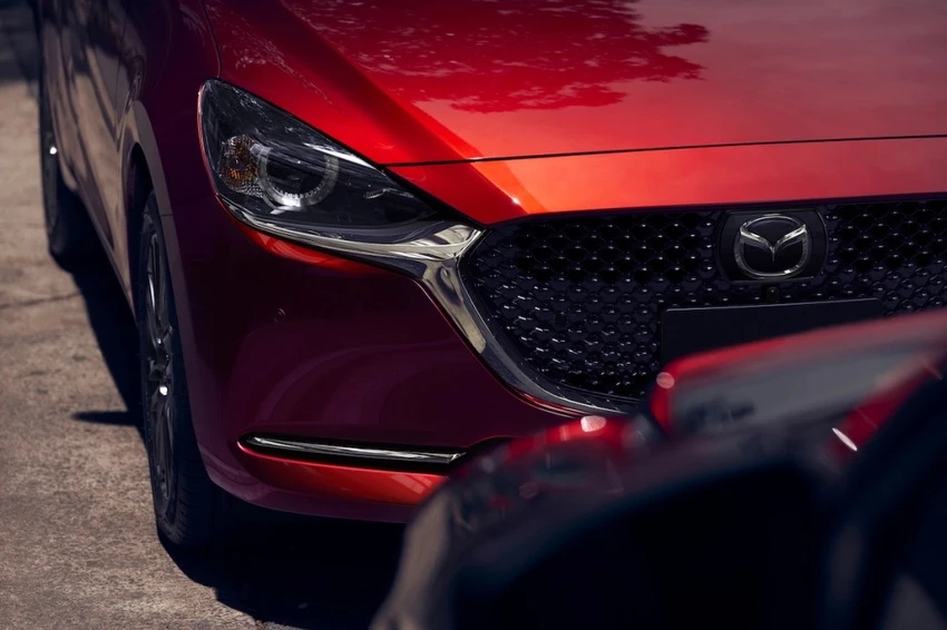Mazda 2 là chiếc hatchback cỡ nhỏ. Ảnh: Motorbiscuit. Mazda 2 là chiếc hatchback cỡ nhỏ. Ảnh: Motorbiscuit.