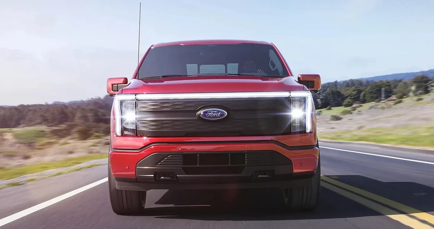 Ford F-150 Lightning 2023 có giá 55.974 USD. Ảnh: Hotcars. Ford F-150 Lightning 2023 có giá 55.974 USD. Ảnh: Hotcars.