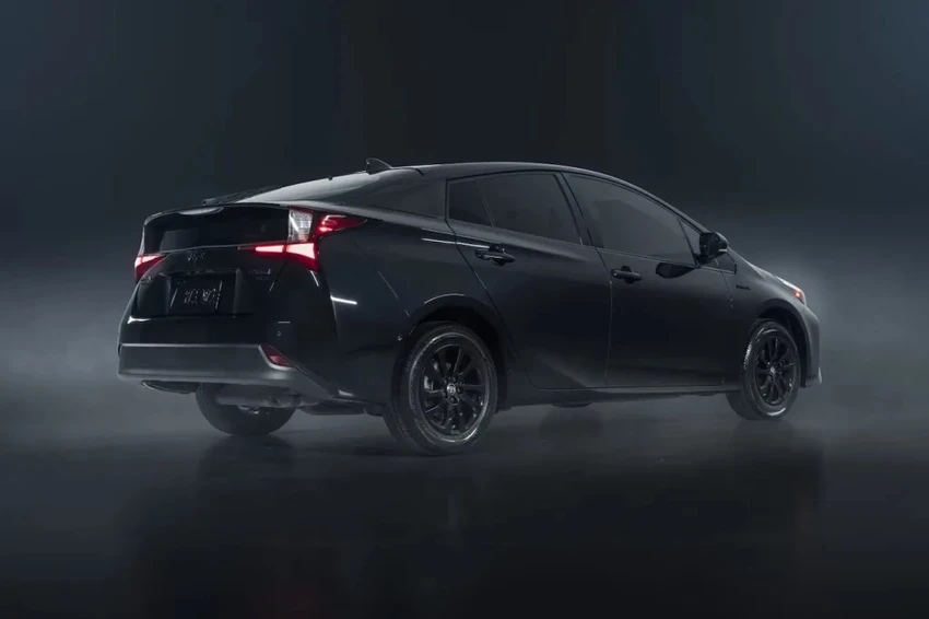 Toyota Prius 2022 có giá 25.075 USD. Ảnh: Motorbiscuit. Toyota Prius 2022 có giá 25.075 USD. Ảnh: Motorbiscuit.