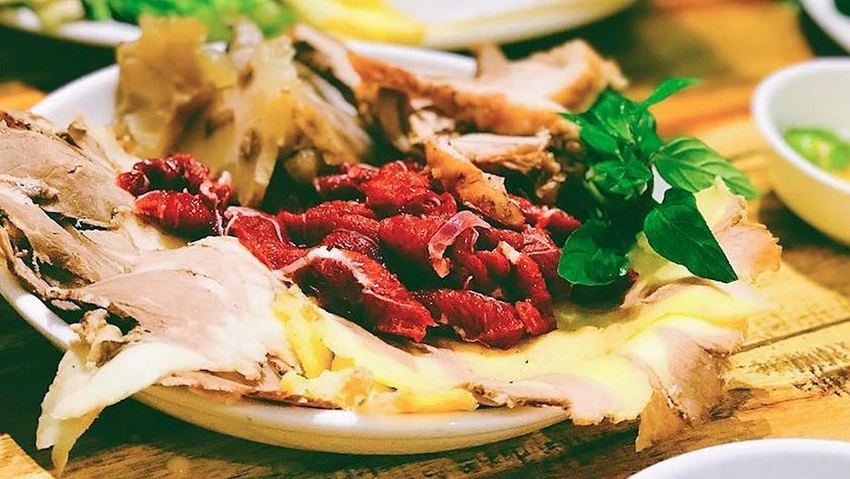 Lẩu bò giấm là món ăn phổ biến và dễ làm. Ảnh: Tasteatlas. Lẩu bò giấm là món ăn phổ biến và dễ làm. Ảnh: Tasteatlas.