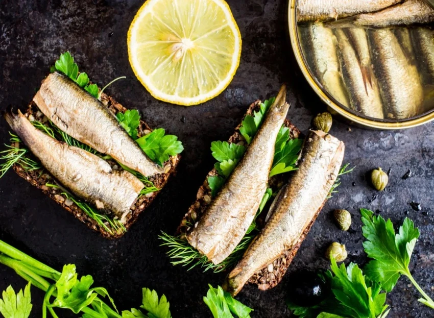 Đây là một loại cá chứa nhiều chất sắt, vitamin D và chất béo omega 3. Ảnh: Eatthis. Đây là một loại cá chứa nhiều chất sắt, vitamin D và chất béo omega 3. Ảnh: Eatthis.