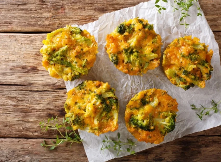Bánh nướng xốp cho trứng. Ảnh: Eatthis.