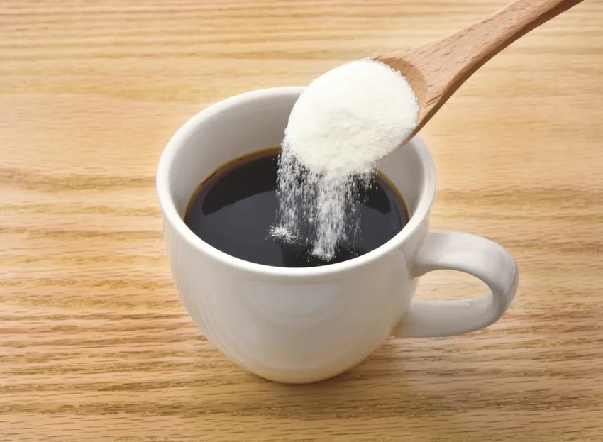 Hãy thử một loại bột collagen thay thế cho cà phê. Ảnh: Eatthis.