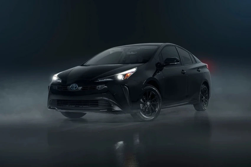 Toyota Prius 2022 có giá 26.170 USD. Ảnh: Motorbiscuit.