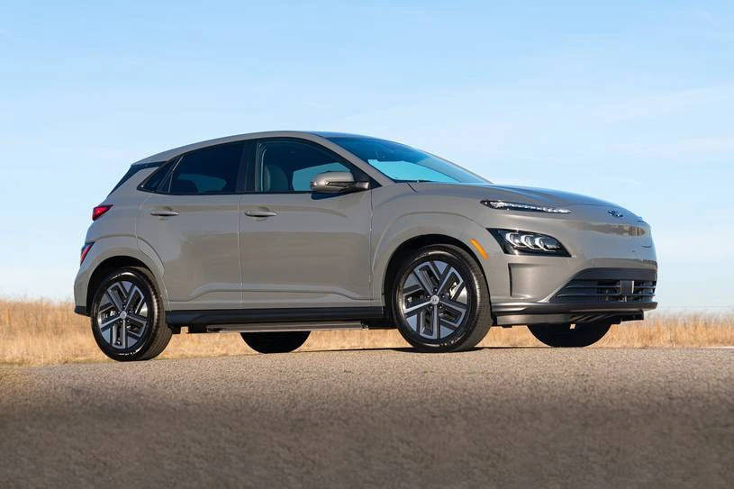 Kona EV SE có giá khởi điểm 33.150 USD. Ảnh: Motorbiscuit. Kona EV SE có giá khởi điểm 33.150 USD. Ảnh: Motorbiscuit.