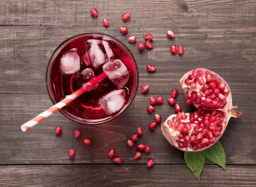 Uống nước ép lựu có thể giảm nguy cơ ung thư. Ảnh: Shutterstock. Uống nước ép lựu có thể giảm nguy cơ ung thư. Ảnh: Shutterstock.