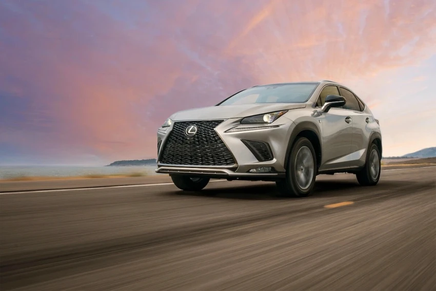 Lexus NX là một chiếc crossover cỡ nhỏ. Ảnh: Motorbiscuit. Lexus NX là một chiếc crossover cỡ nhỏ. Ảnh: Motorbiscuit.