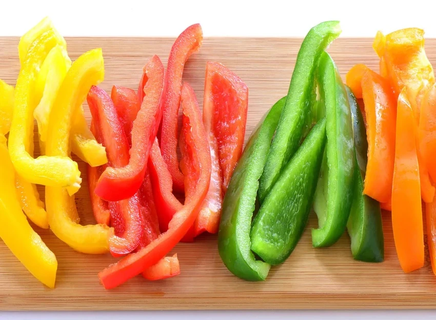 Ớt chuông chứa nhiều vitamin C và vitamin A. Ảnh: Shutterstock.