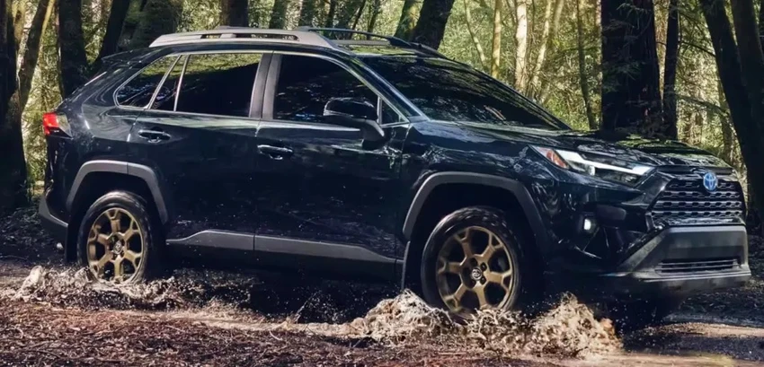 Toyota RAV4 mới nhất cung cấp một loạt các tính năng an toàn. Ảnh: Motorbiscuit. Toyota RAV4 mới nhất cung cấp một loạt các tính năng an toàn. Ảnh: Motorbiscuit.