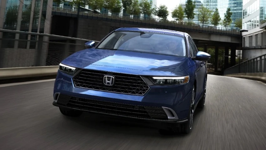 Honda Accord Touring Hybrid có Google tích hợp sẵn và màn hình hiển thị trên đầu. Ảnh: Motorbiscuit. Honda Accord Touring Hybrid có Google tích hợp sẵn và màn hình hiển thị trên đầu. Ảnh: Motorbiscuit.