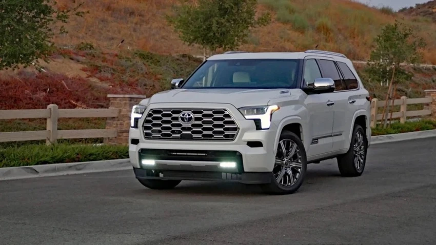 Toyota Sequoia 2023. Ảnh: Motorbiscuit.