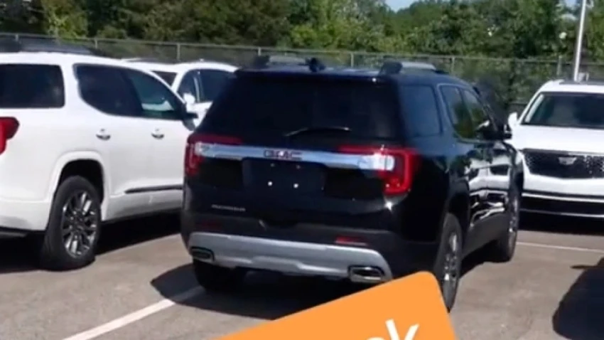 Xe SUV có kích thước to hơn một chiếc sedan vì vậy chúng ta cần chú ý đến bãi đậu xe. Ảnh: Motorbiscuit. Xe SUV có kích thước to hơn một chiếc sedan vì vậy chúng ta cần chú ý đến bãi đậu xe. Ảnh: Motorbiscuit.