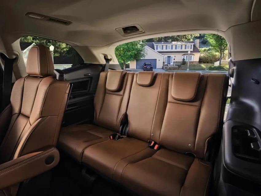Nội thất của xe Subaru Ascent 2023. Ảnh: Motorbiscuit. Nội thất của xe Subaru Ascent 2023. Ảnh: Motorbiscuit.