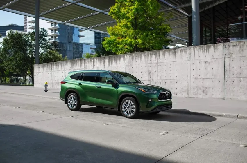 Toyota Highlander 2023. Ảnh: Motorbiscuit. Toyota Highlander 2023. Ảnh: Motorbiscuit.