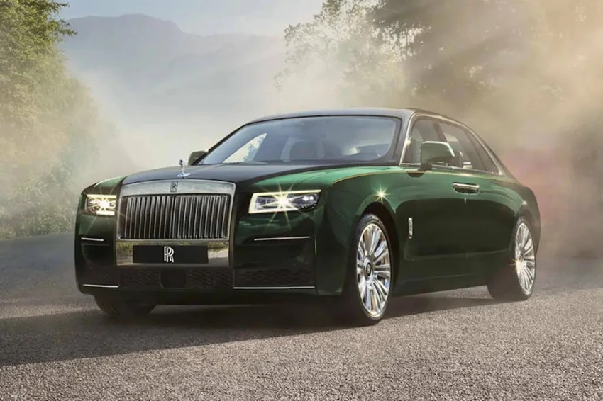 Rolls-Royce Ghost có giá 398.850 USD. Ảnh: Motorbiscuit.