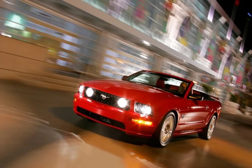Ford Mustang Convertible 2009. Ảnh: Motorbiscuit. Ford Mustang Convertible 2009. Ảnh: Motorbiscuit.
