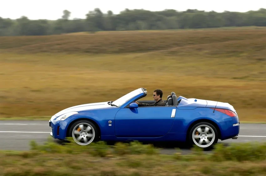 Nissan 350Z mui trần đời 2008. Ảnh: Motorbiscuit. Nissan 350Z mui trần đời 2008. Ảnh: Motorbiscuit.