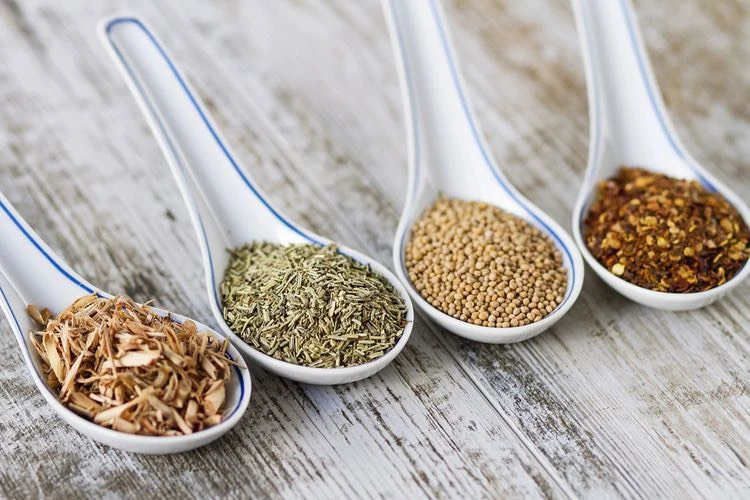 Các loại thảo mộc và gia vị có lợi cho sức khỏe. Ảnh: Health. Các loại thảo mộc và gia vị có lợi cho sức khỏe. Ảnh: Health.