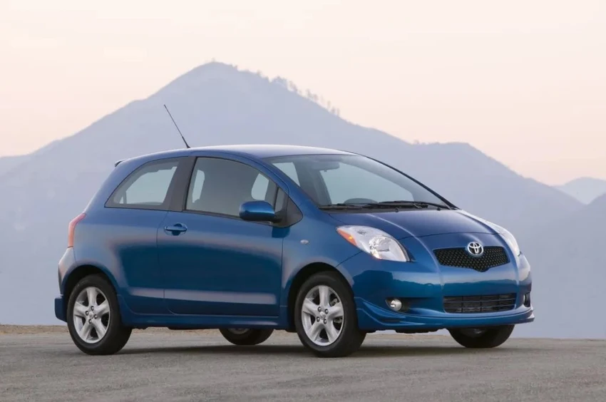 Toyota Yaris 2008. Ảnh: Motorbiscuit. Toyota Yaris 2008. Ảnh: Motorbiscuit.