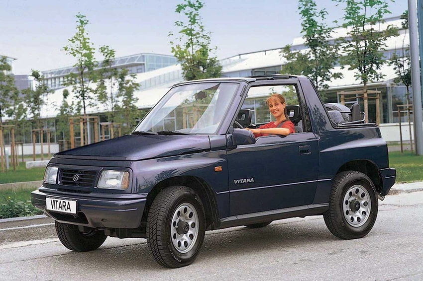 Suzuki Vitara là một mẫu SUV cỡ nhỏ có thiết kế SUV truyền thống. Ảnh: Motorbiscuit. Suzuki Vitara là một mẫu SUV cỡ nhỏ có thiết kế SUV truyền thống. Ảnh: Motorbiscuit.