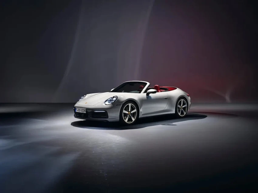 Porsche 911 Cabriolet 2023 lý tưởng cho những ai mong muốn cả sự sang trọng và hiệu suất. Ảnh: Motorbiscuit. Porsche 911 Cabriolet 2023 lý tưởng cho những ai mong muốn cả sự sang trọng và hiệu suất. Ảnh: Motorbiscuit.