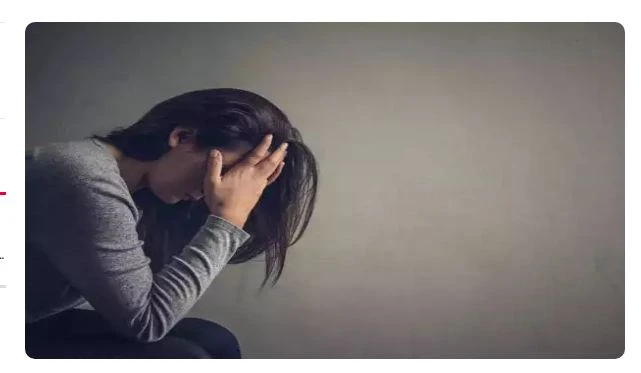 Thiếu vitamin D có thể gây ra các vấn đề về hệ thần kinh, hệ miễn dịch, thậm chí là suy nhược cơ thể như loãng xương và đau khớp. Ảnh: TIMESNOW.