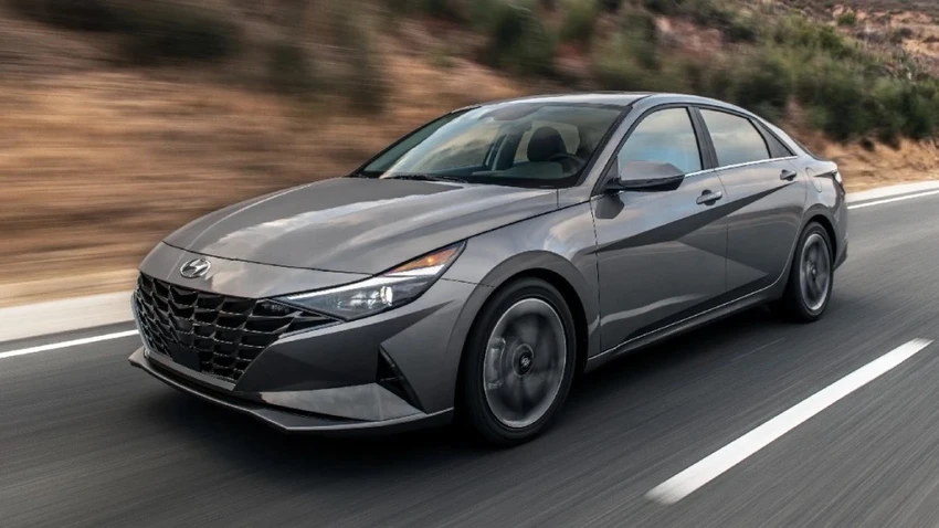 Hyundai Elantra 2023 đạt 6,3 lít/100 km. Ảnh: Motorbiscuit. Hyundai Elantra 2023 đạt 6,3 lít/100 km. Ảnh: Motorbiscuit.