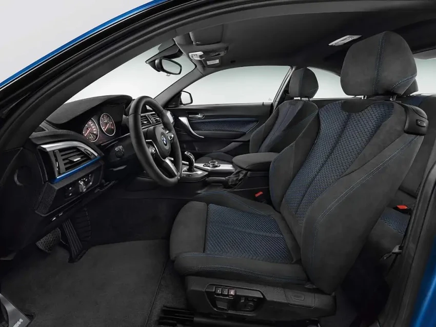 Nội thất xe BMW 2 Series 2015. Ảnh: Motorbiscuit. Nội thất xe BMW 2 Series 2015. Ảnh: Motorbiscuit.