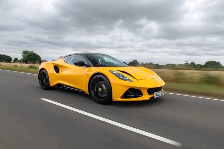 Lotus Emira 2023. Ảnh: Motorbiscuit. Lotus Emira 2023. Ảnh: Motorbiscuit.
