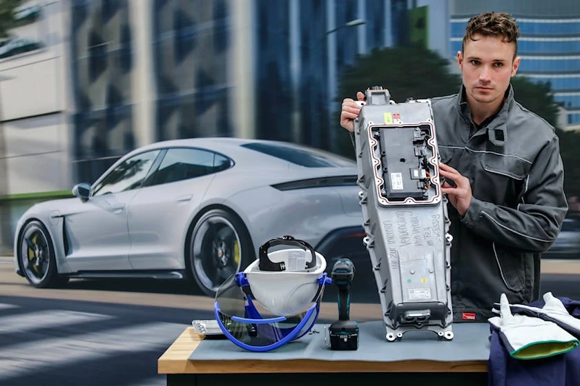 Xe điện của Porsche sẽ có phạm vi gần 1.300 km và thời gian sạc lại trong 15 phút ảnh 2 Xe điện của Porsche sẽ có phạm vi gần 1.300 km và thời gian sạc lại trong 15 phút ảnh 2