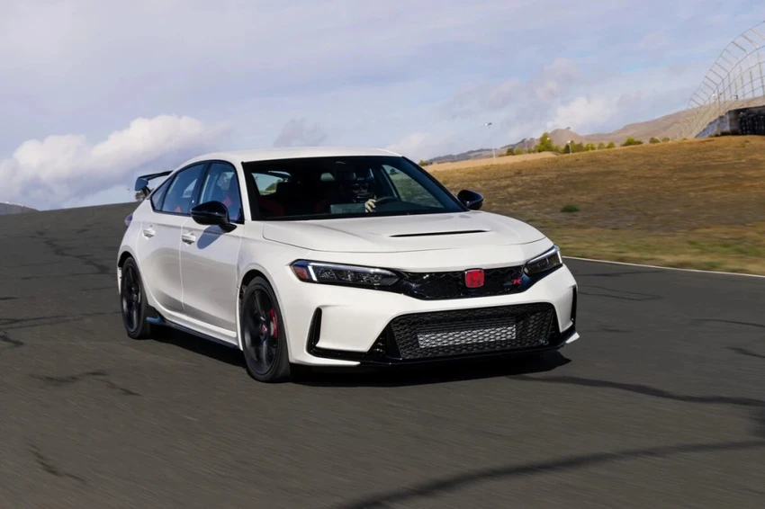 Honda Civic Type R 2023. Ảnh: Motorbiscuit. Honda Civic Type R 2023. Ảnh: Motorbiscuit.