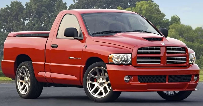 Dodge Ram SRT-10 2005-2006 tăng tốc 0-100 km/h trong 4,9 giây. Ảnh: Hotcar. Dodge Ram SRT-10 2005-2006 tăng tốc 0-100 km/h trong 4,9 giây. Ảnh: Hotcar.