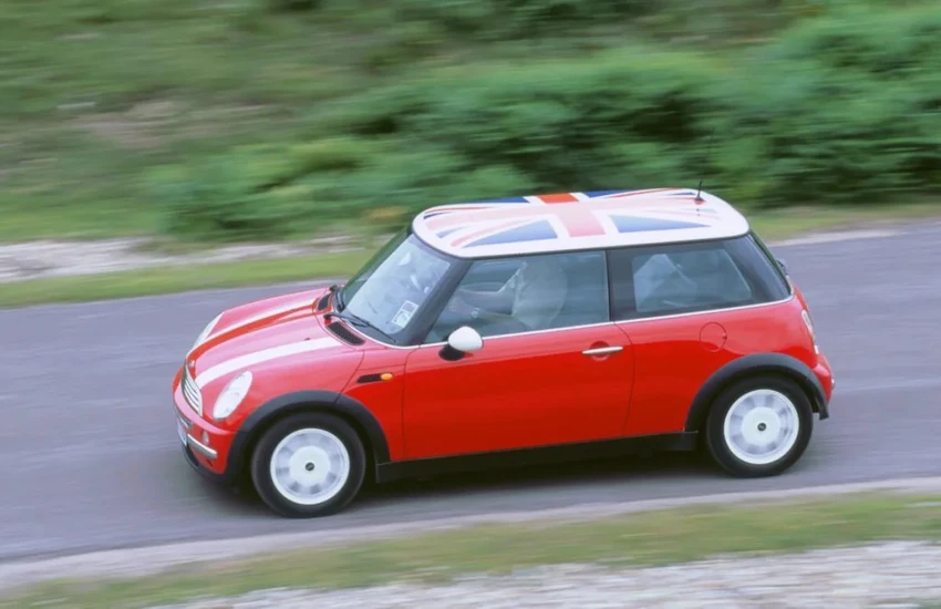 Mini Cooper. Ảnh: Motorbiscuit. Mini Cooper. Ảnh: Motorbiscuit.