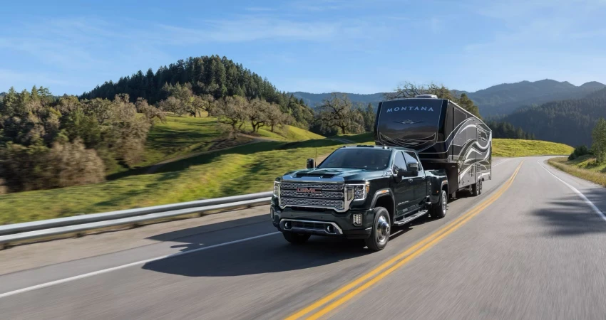 GMC Sierra 3500HD có sức kéo 16.308 kg. Ảnh: Hotcar. GMC Sierra 3500HD có sức kéo 16.308 kg. Ảnh: Hotcar.