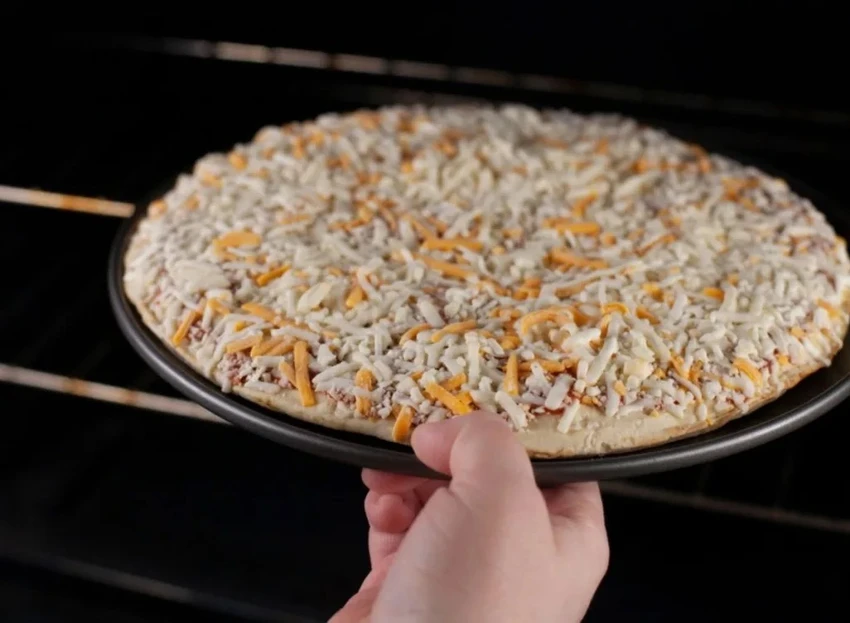 Bánh pizza đông lạnh. Ảnh: Shutterstock. Bánh pizza đông lạnh. Ảnh: Shutterstock.