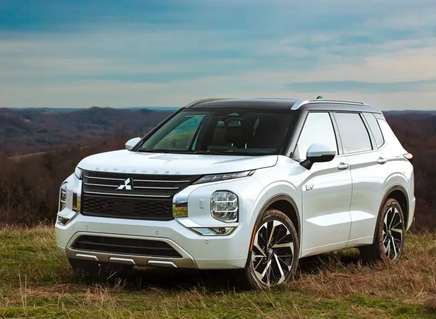 Mitsubishi Outlander có giá 700 triệu đồng. Ảnh: Motorbiscuit. Mitsubishi Outlander có giá 700 triệu đồng. Ảnh: Motorbiscuit.