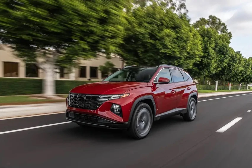 Hyundai Tucson có không gian chứa hàng 1,09/2,27 m3. Ảnh: Motorbiscuit. Hyundai Tucson có không gian chứa hàng 1,09/2,27 m3. Ảnh: Motorbiscuit.