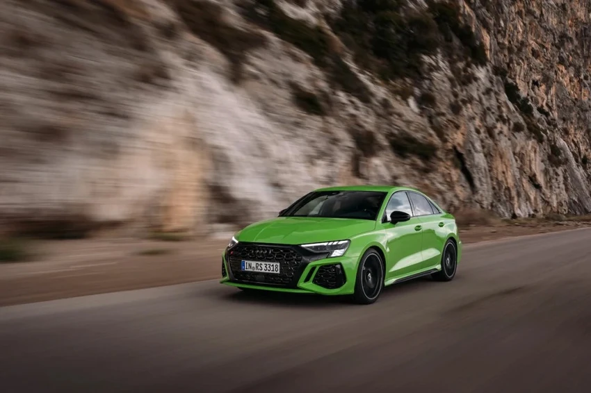 Audi A3 được trang bị động cơ 2.0 lít tăng áp. Ảnh: Motorbiscuit. Audi A3 được trang bị động cơ 2.0 lít tăng áp. Ảnh: Motorbiscuit.