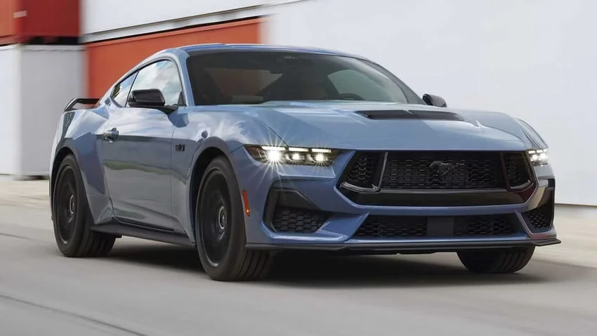 Ford Mustang 2023/2024 có giá gần 730 triệu đồng. Ảnh: HOTCARS. Ford Mustang 2023/2024 có giá gần 730 triệu đồng. Ảnh: HOTCARS.