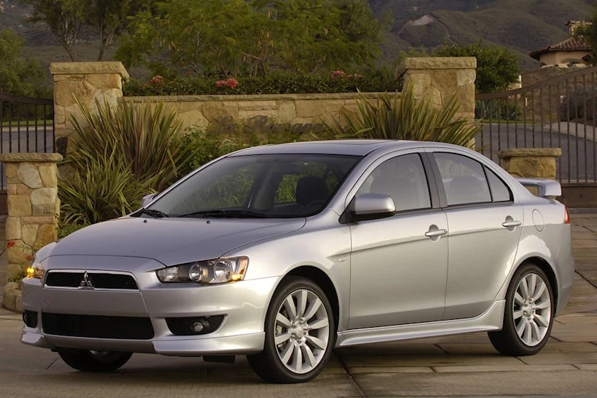 Mitsubishi Lancer GT/GTS. Ảnh: Carbuzz. Mitsubishi Lancer GT/GTS. Ảnh: Carbuzz.