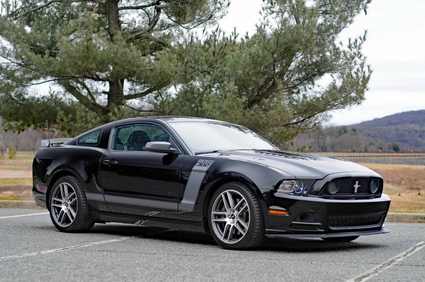 Ford Mustang Boss 302 Laguna Seca. Ảnh: Motorbiscuit. Ford Mustang Boss 302 Laguna Seca. Ảnh: Motorbiscuit.
