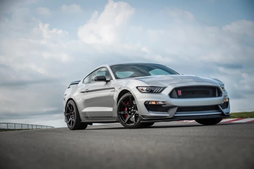 Ford Mustang Shelby GT350. Ảnh: Motorbiscuit. Ford Mustang Shelby GT350. Ảnh: Motorbiscuit.