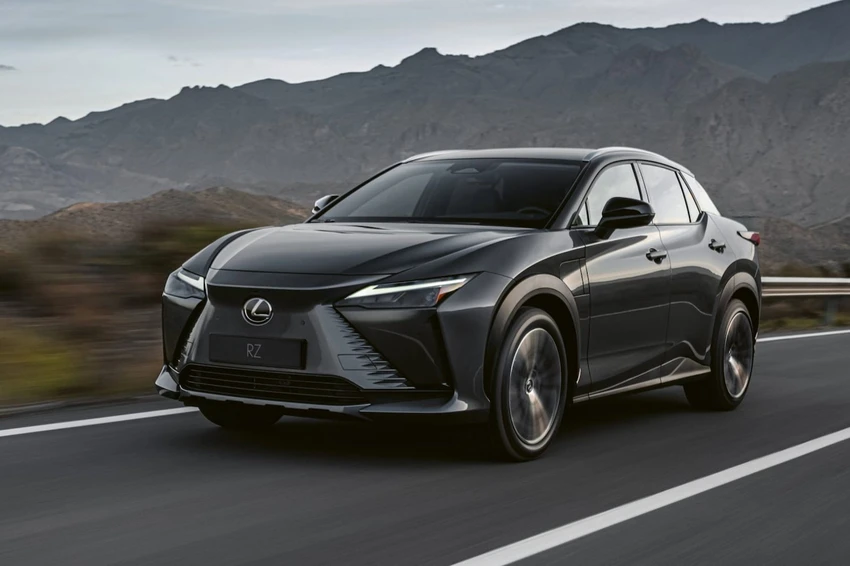Lexus RZ 2023 có giá khởi điểm 58.500 USD. Ảnh: Motorbiscuit.